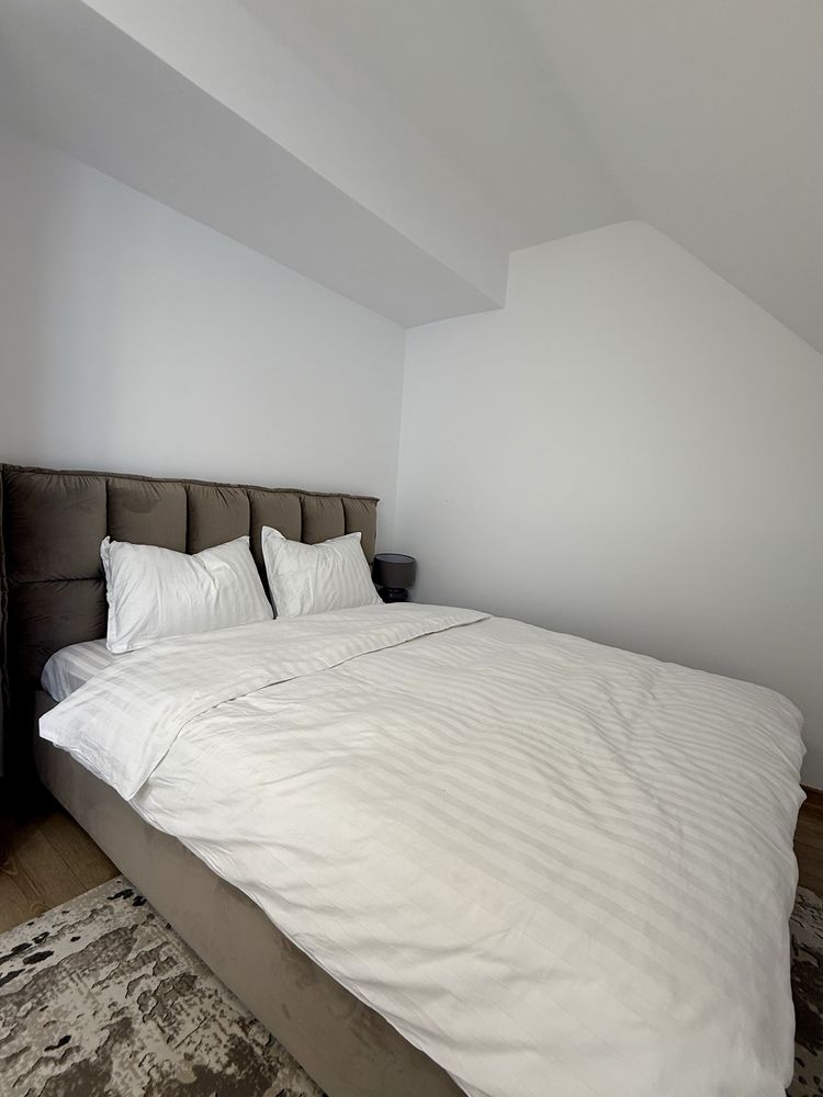 Proprietar, închiriez apartament 3 camere, zona Tractoru