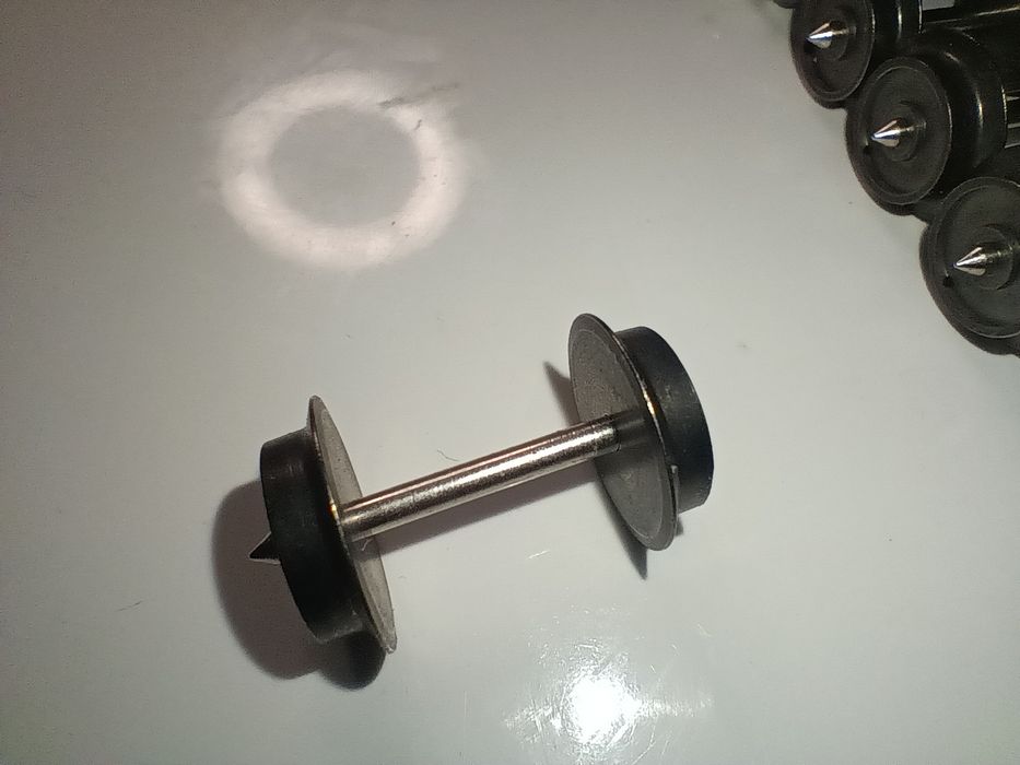 Accesorii Roco, Osii metalice vagoane, locomotive trenuleț electric HO