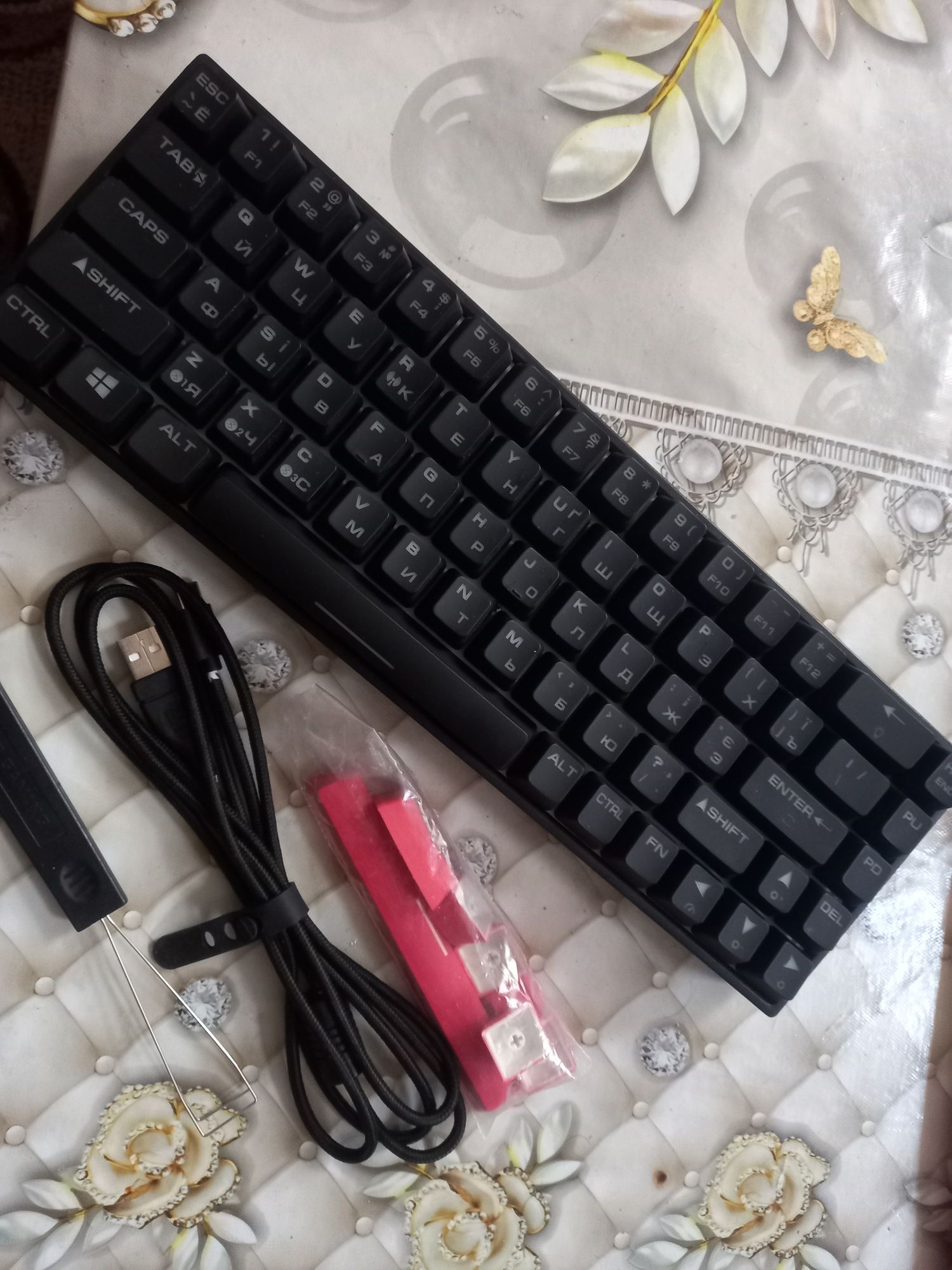 Klaviatura Mechanical Keyboard KG380 WL.  I