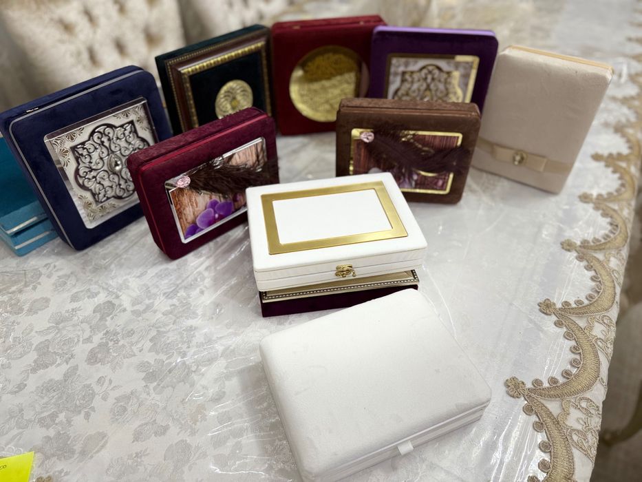 Taklifnomalar uchun quti