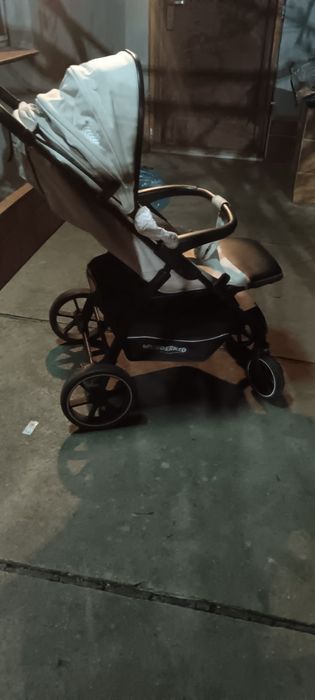 Căruț de copii culoare bej deschis