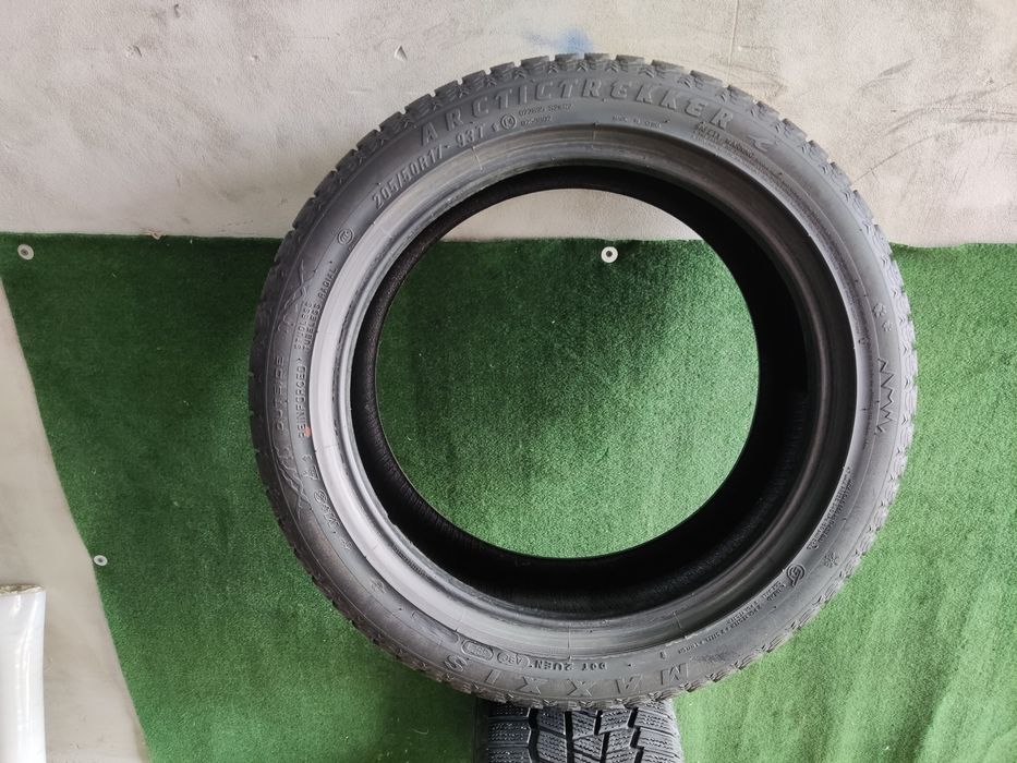 2бр зимни гуми 205/50/17 Maxxis, дот21
dot21
8mm грайфер
Добро състоян