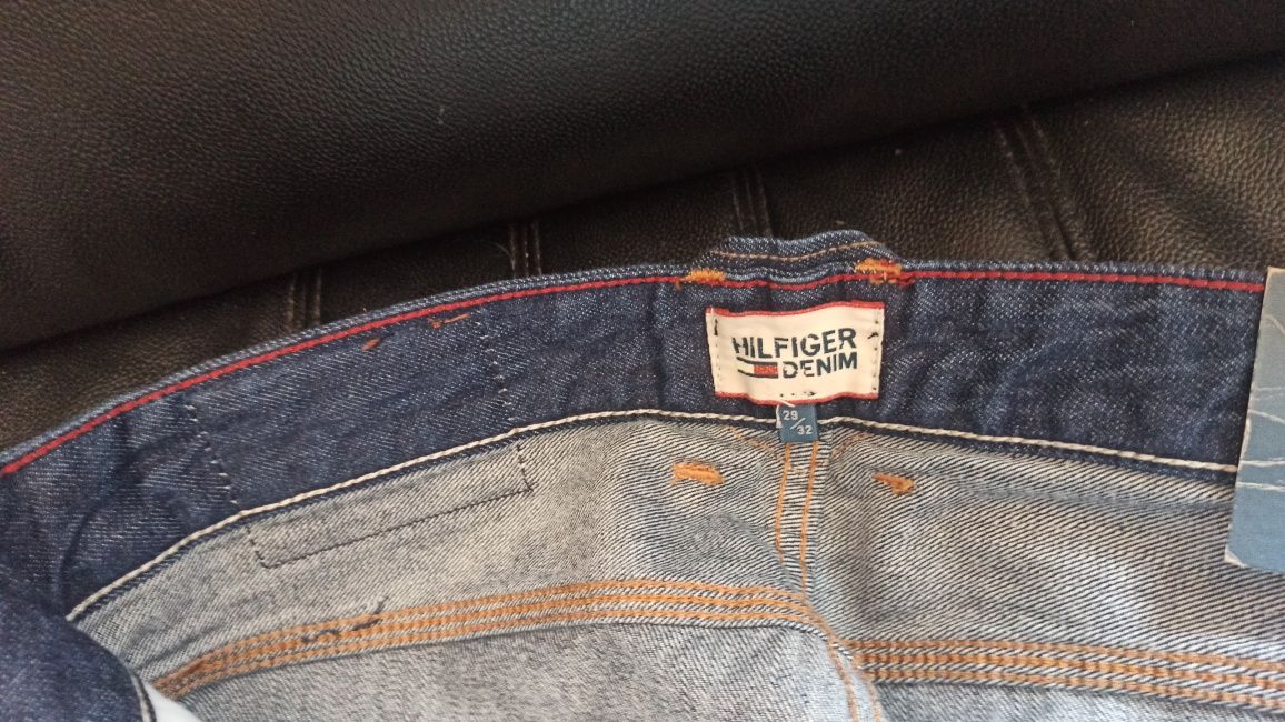 Чисто нови мъжки дънки Tommy Hilfiger