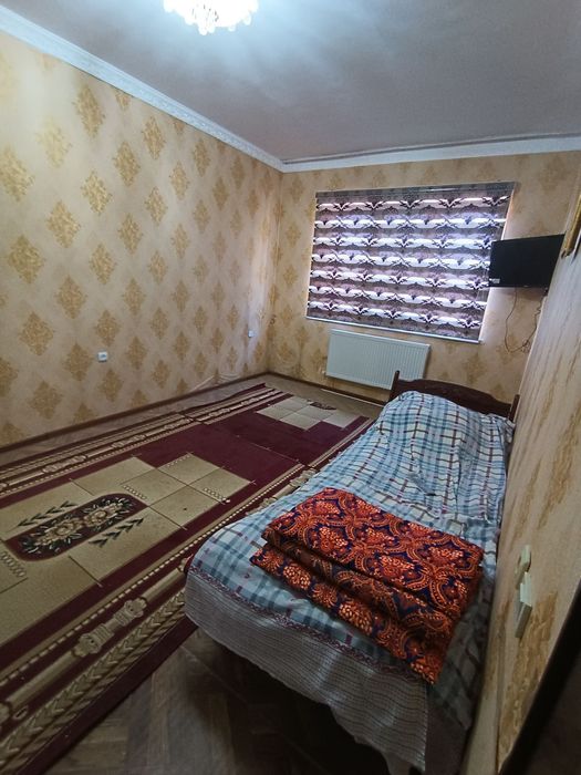 Продаётся 1-комнатная кирпичная квартира в Чирчике