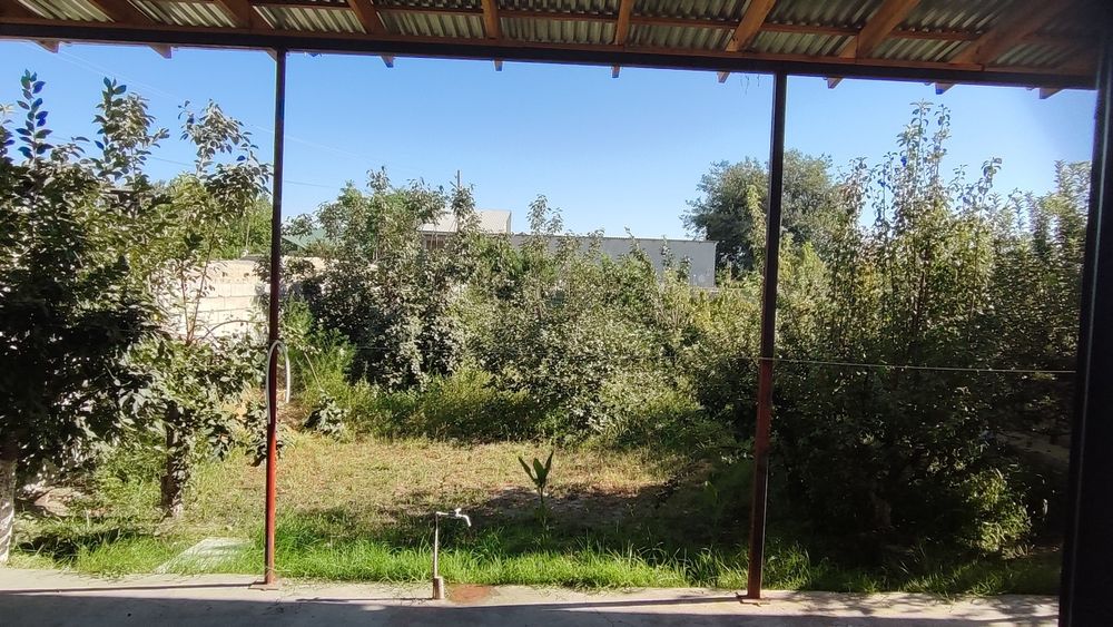 Uy sotiladi 7 sotix uydagi hamma narsa qoladi