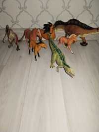 Игрушки лошадки, динозавры, в идеальном состоянии.