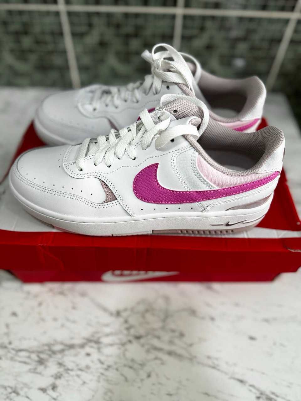 Nike original женские кросовки.