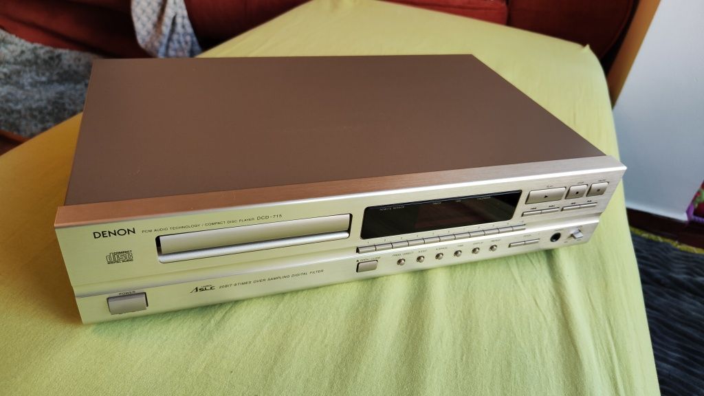 Denon DCD-715 CD player