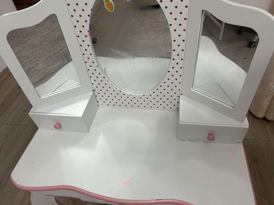 Masuta machiaj fetite si papusa