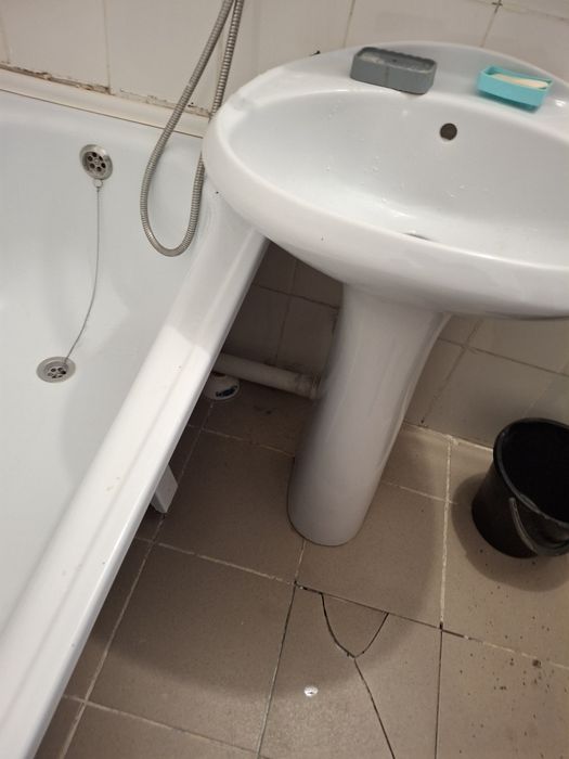 Продам раковину - умывальник бывший в употреблении