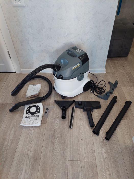 Моющий пылесос   Karcher SE6.100