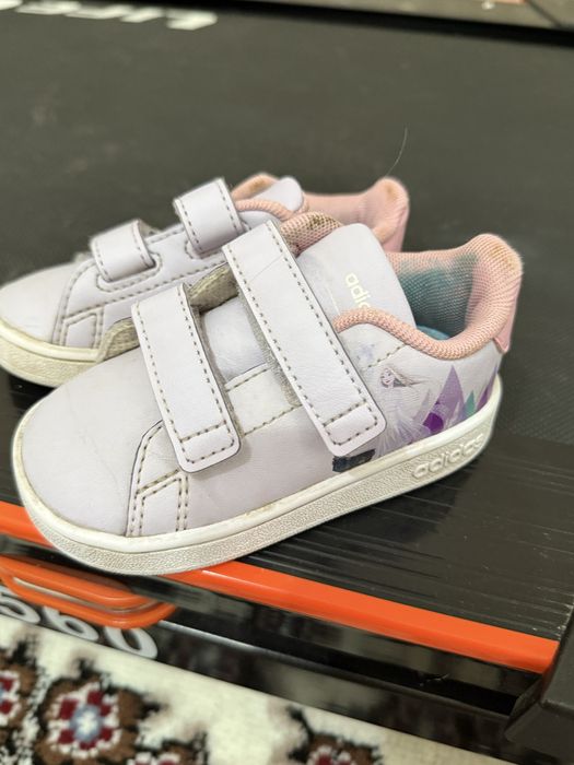 Детские кроссовки для девочки