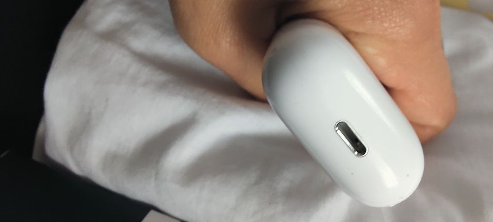 Incarcator casti Apple