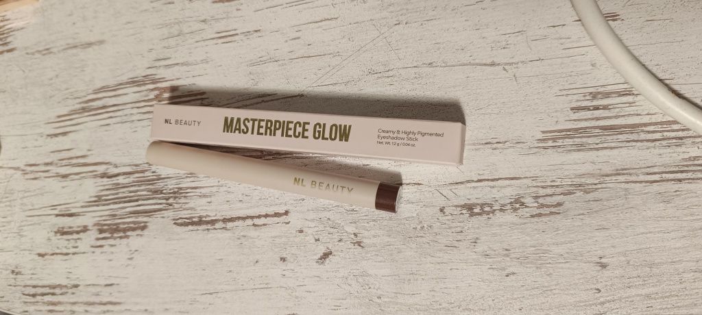 NL beauty Masterpiece Glow стик сенки