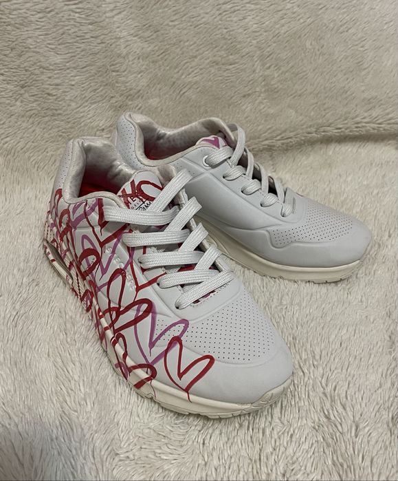 Adidasi Skechers