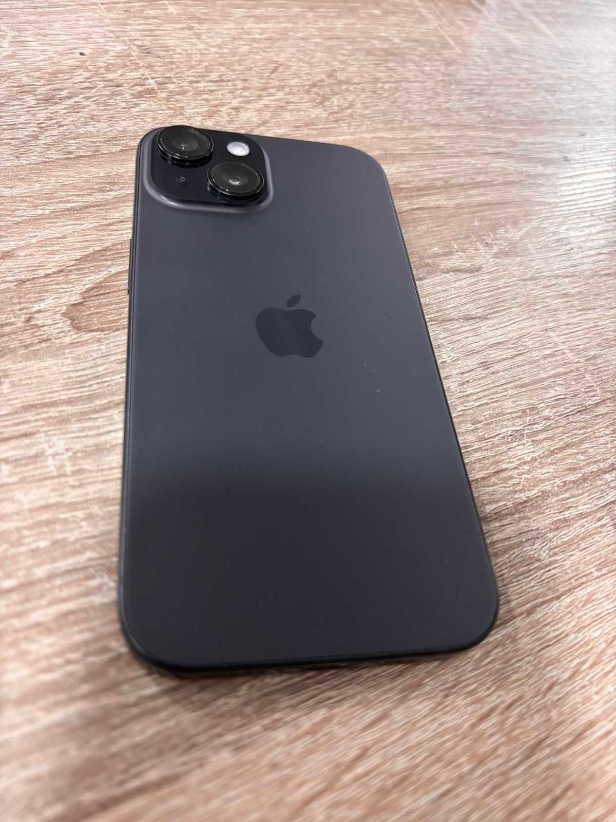 Продавам Мобилен Телефон Iphone 15 128GB Батерия 98% Като Нов