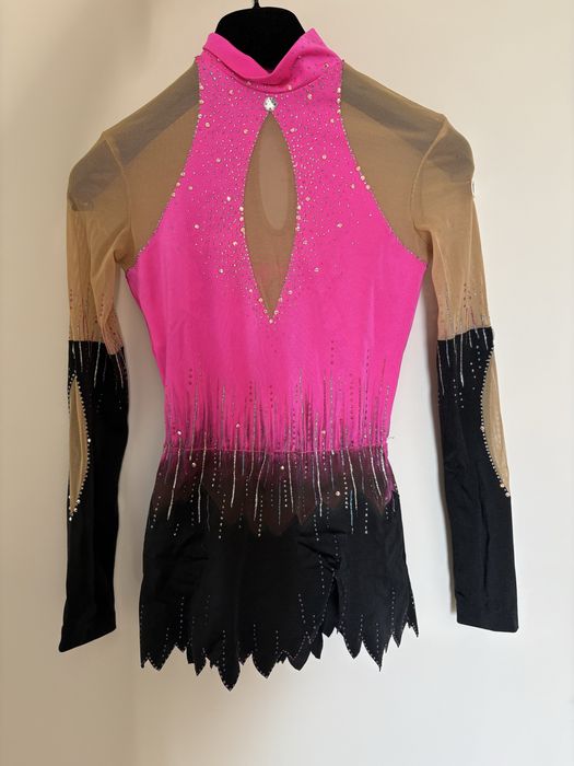 Купальник для выступлении художественной гимнастики