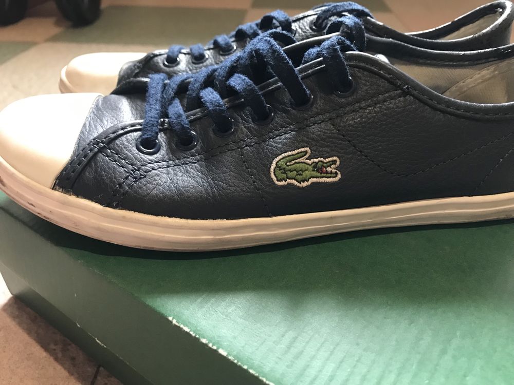 Обувки Lacoste…