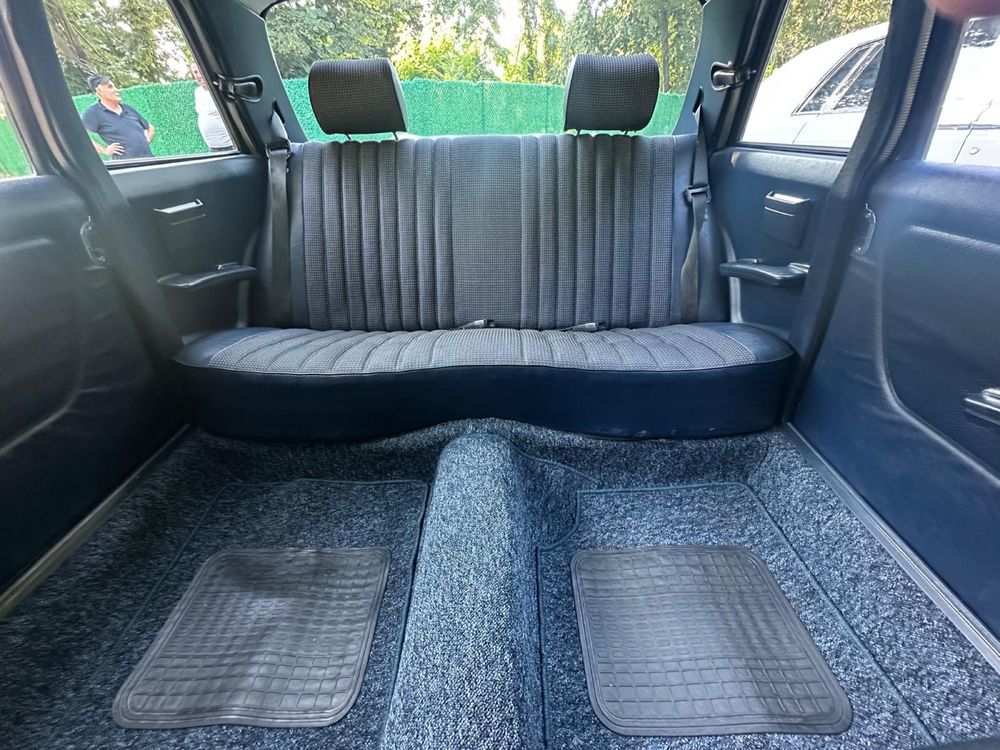 Închirieri limuzina Mercedes Pullman nunta botez filmari petreceri
