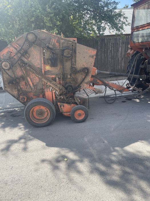 Se vinde presa de baloti