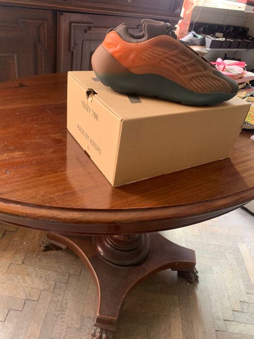 Vand yeezy 700 v3