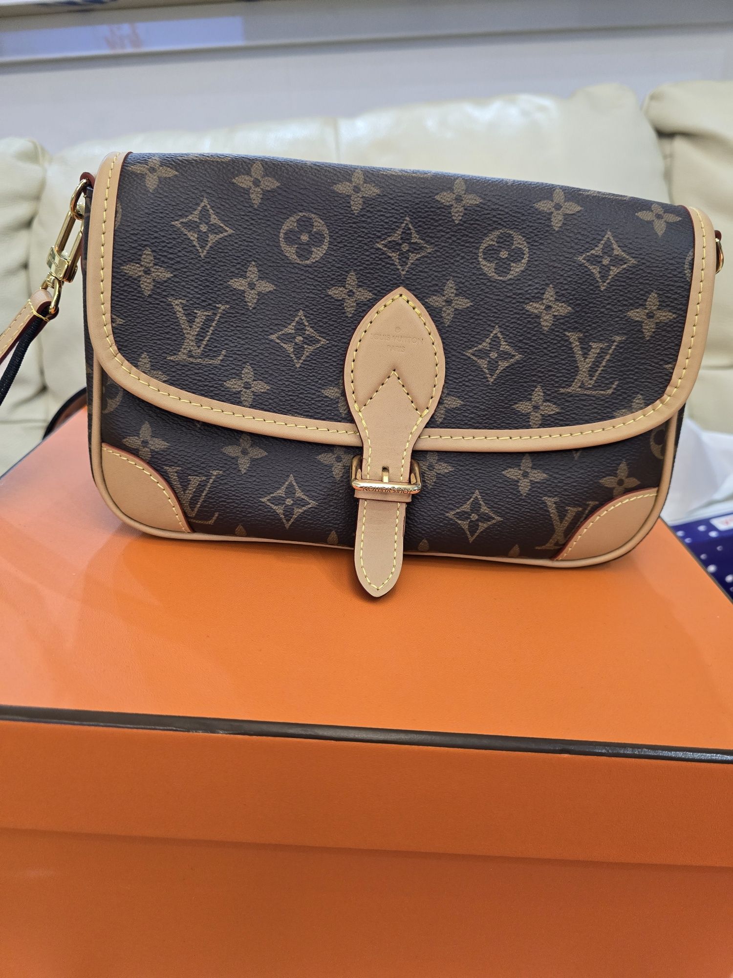 Louis Vuitton ACTE, Diane MM, originala,NOU ,din LV Bucuresti