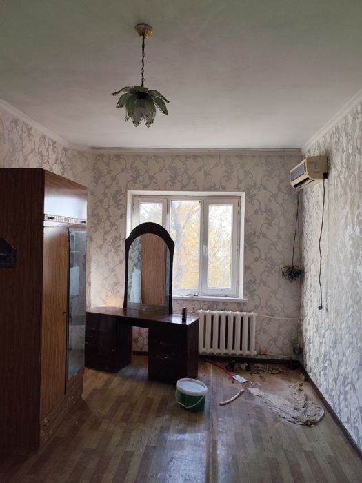 Чиланзар 13.  1 комнатная 2 х 6 балкон с ремонтом