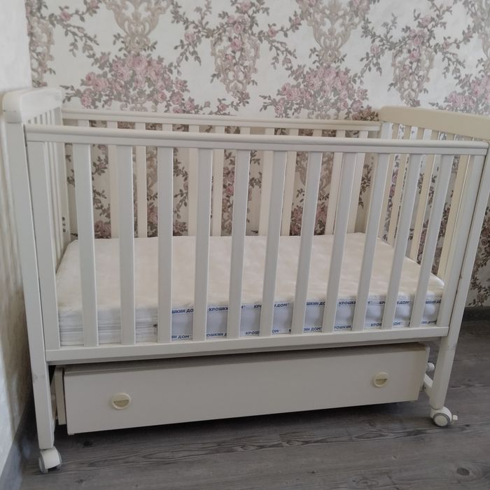 Кроватка детская с ящиком