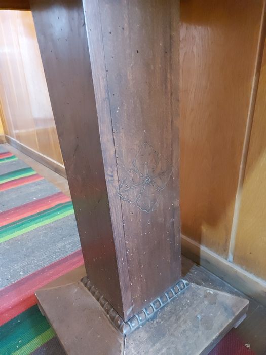 Стара дъбова маса , уникалност и стил