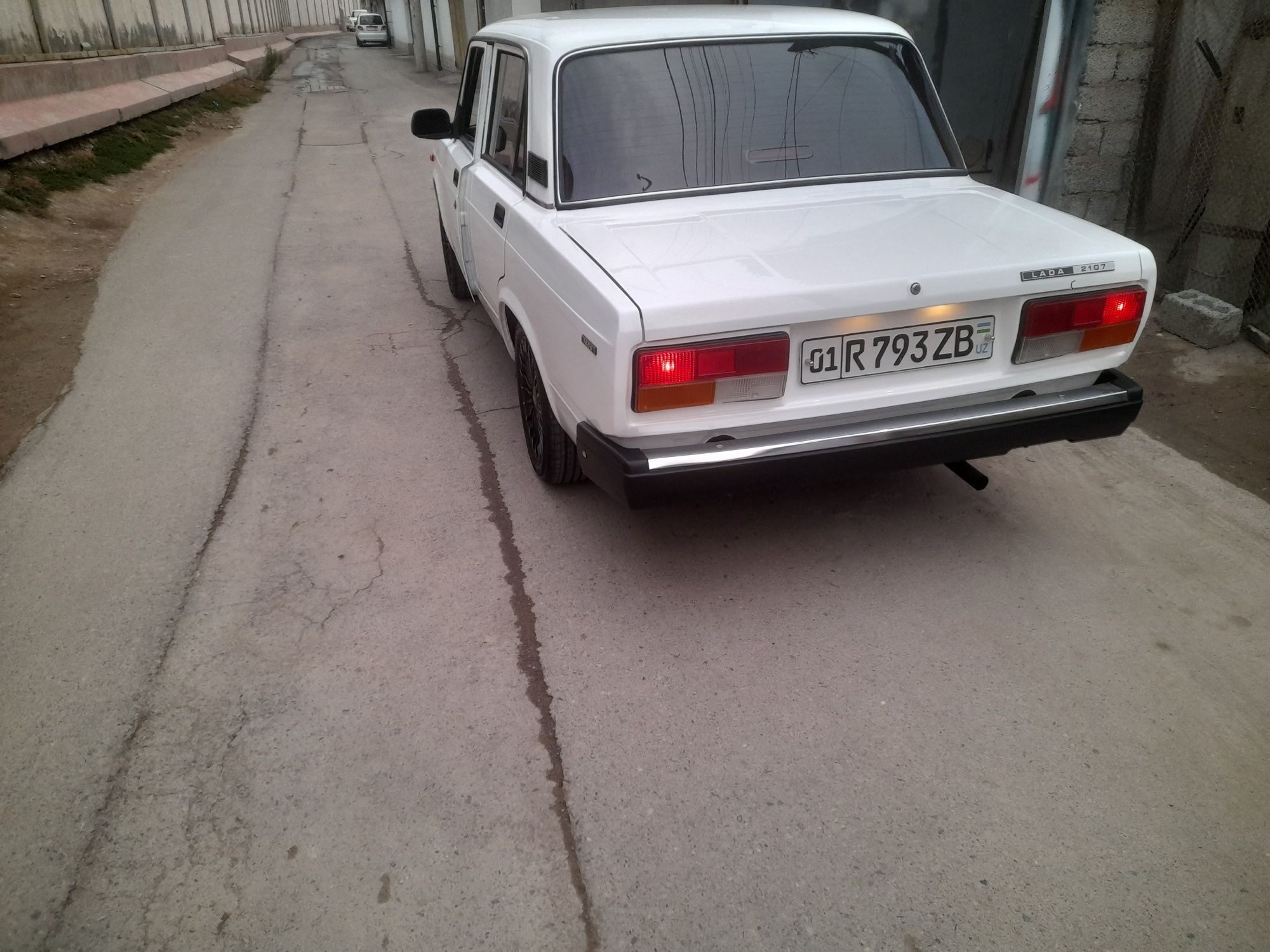 Vaz 2107 sotoladi
