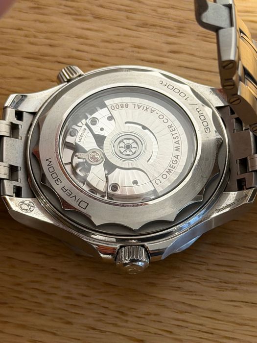 Omega Seamaster Diver 300M + кутия и документи