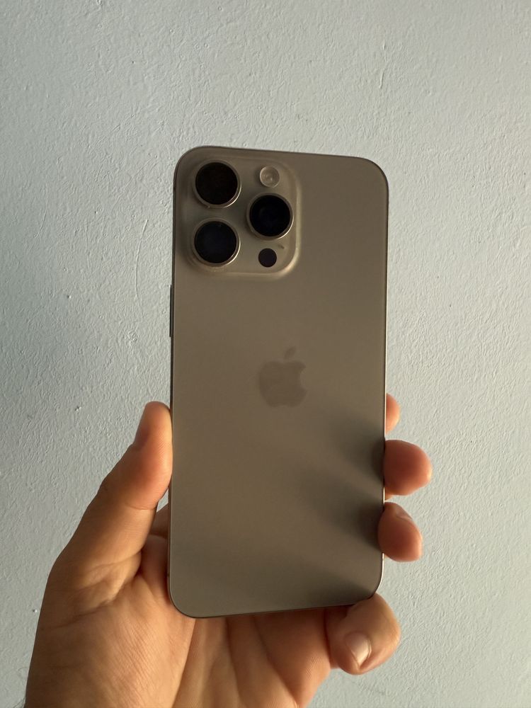 Iphone 15 pro max impecabil
