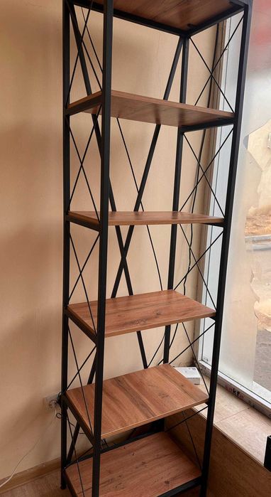 Доска, стеллаж, стол, стул, переплётный аппарат и другое.