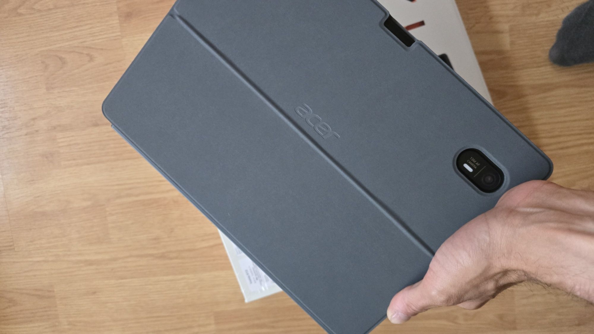 Таблет Acer Iconia X12