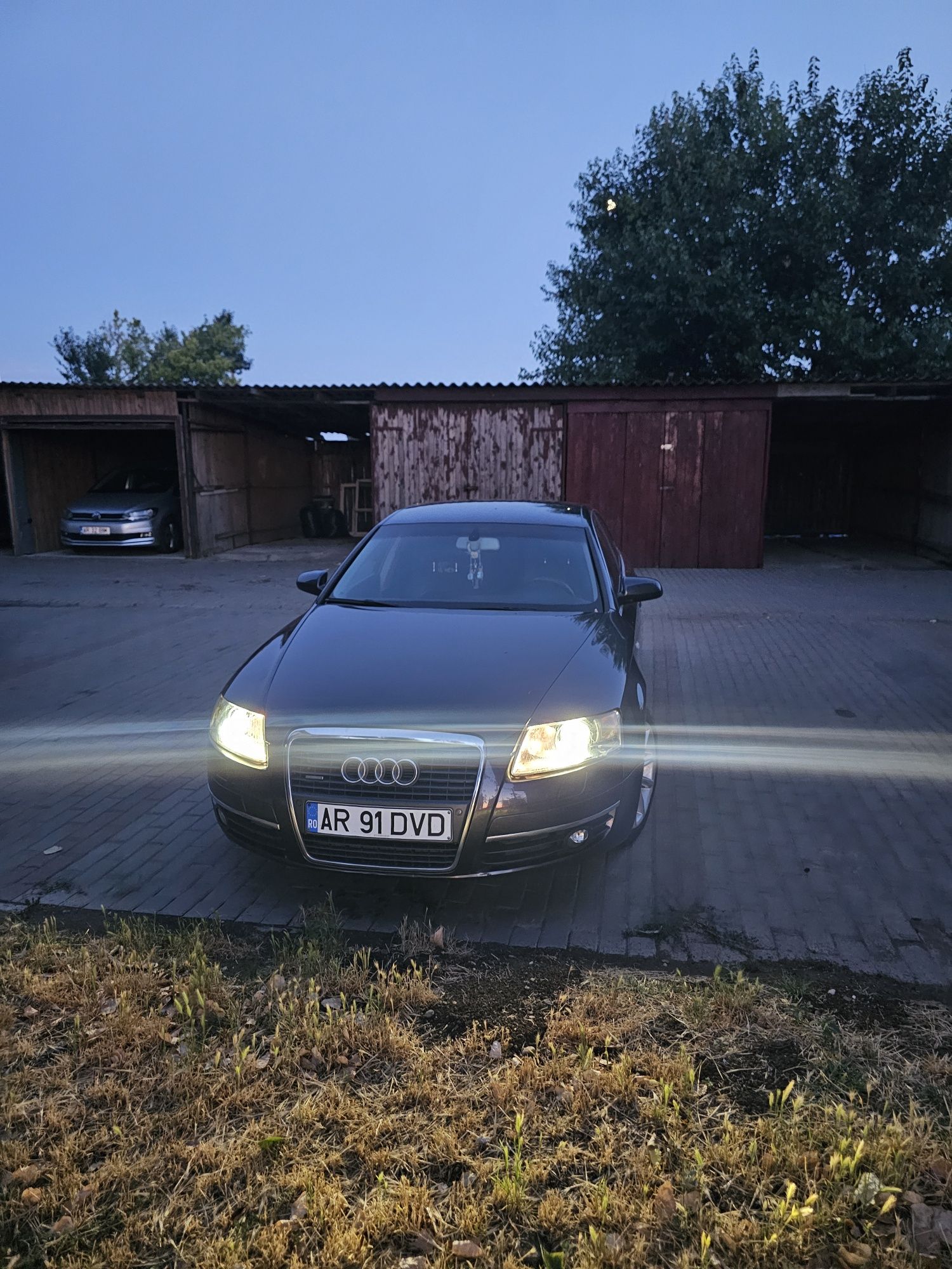 Vand Audi A6 motor 2.7-190 de cai pret 3200 € negociabil