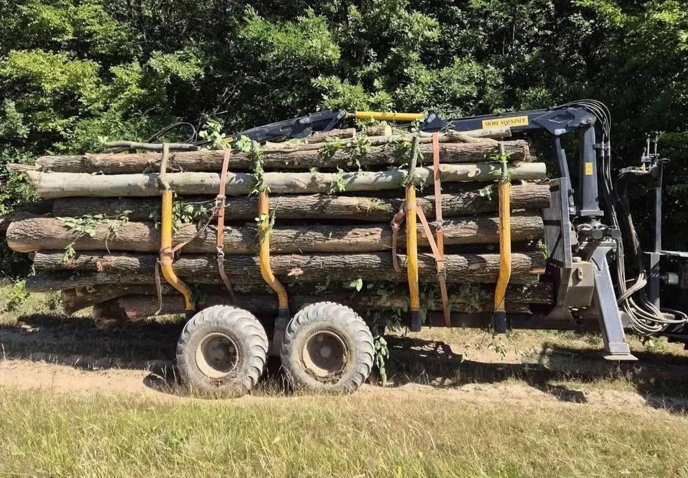 Vand remorca forestiera