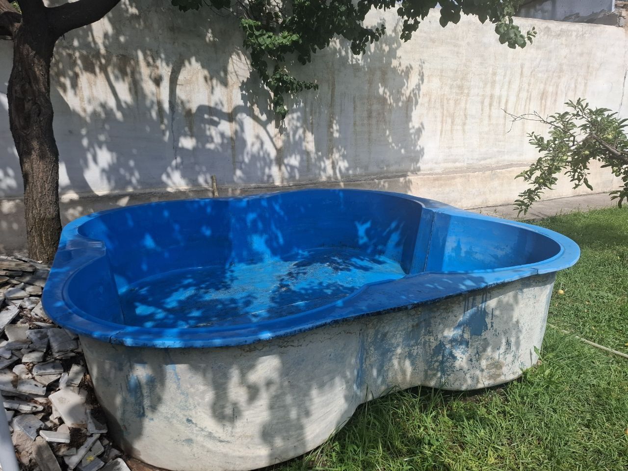 Бассейн пластиковый, прочный