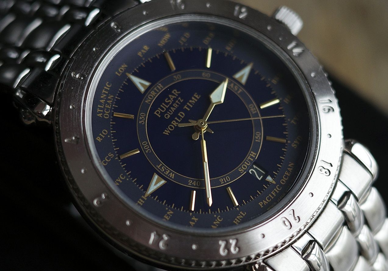 Часовник Pullsar World Time
