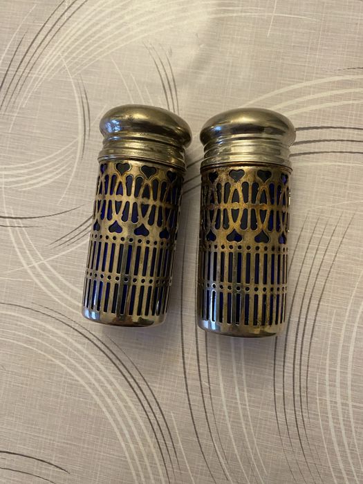 Solnite sare si piper model epoca victoriana