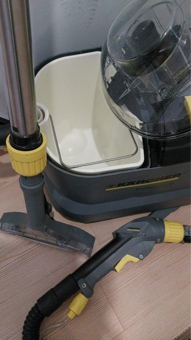Моющий пылесос Karcher Puzzi 10/1