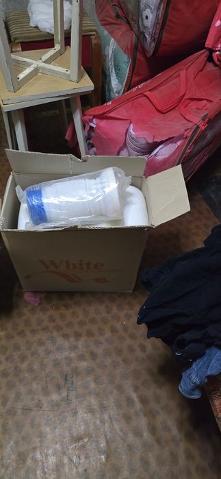 Продаётся унитаз и бачок ,абсолютно новый унитаз!