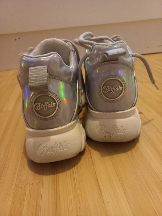 Vand Adidas Buffalo