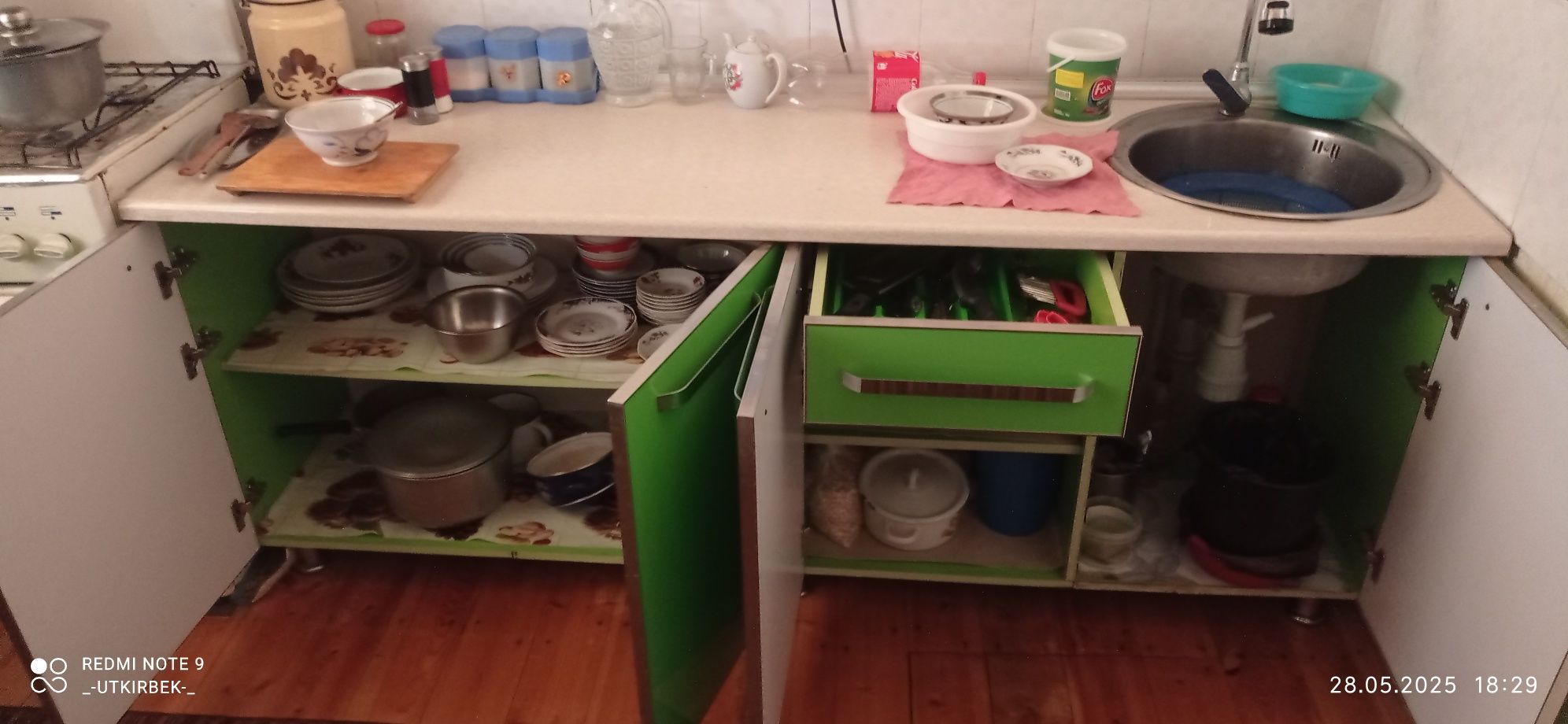 Кухни мебель сотилади