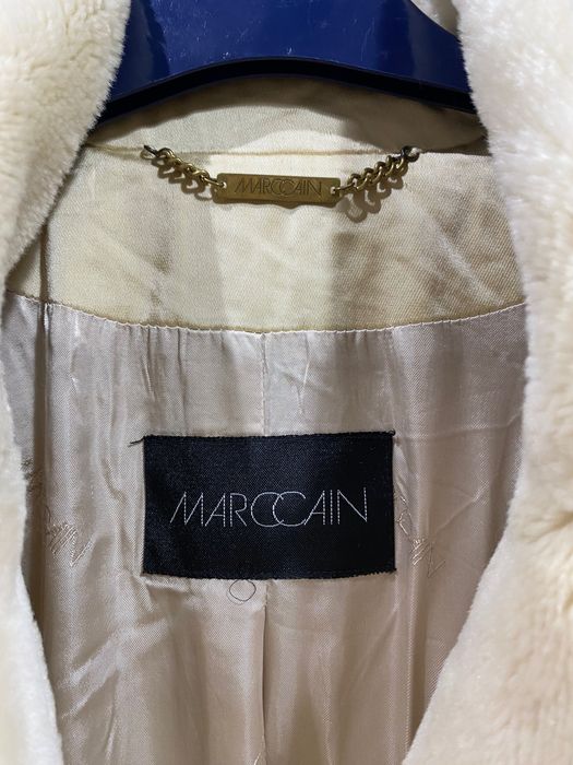 Палто от еко кожа с косъм Marc Cain в кремаво бяло