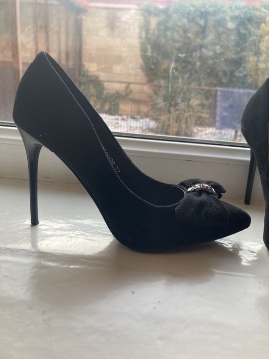 Продам женские туфли лодочки