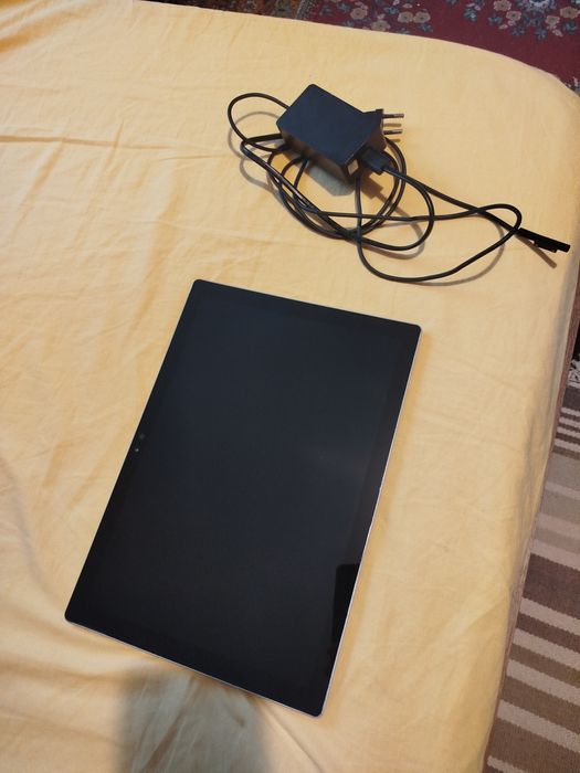 Tableta Microsoft Surface Pro 4, 12.3″, i7, 8Gb