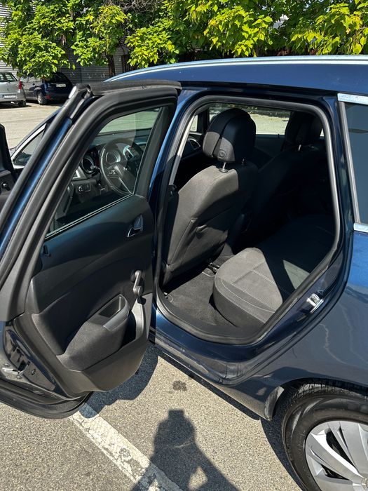 Opel Astra J 1.7 125кс 2012