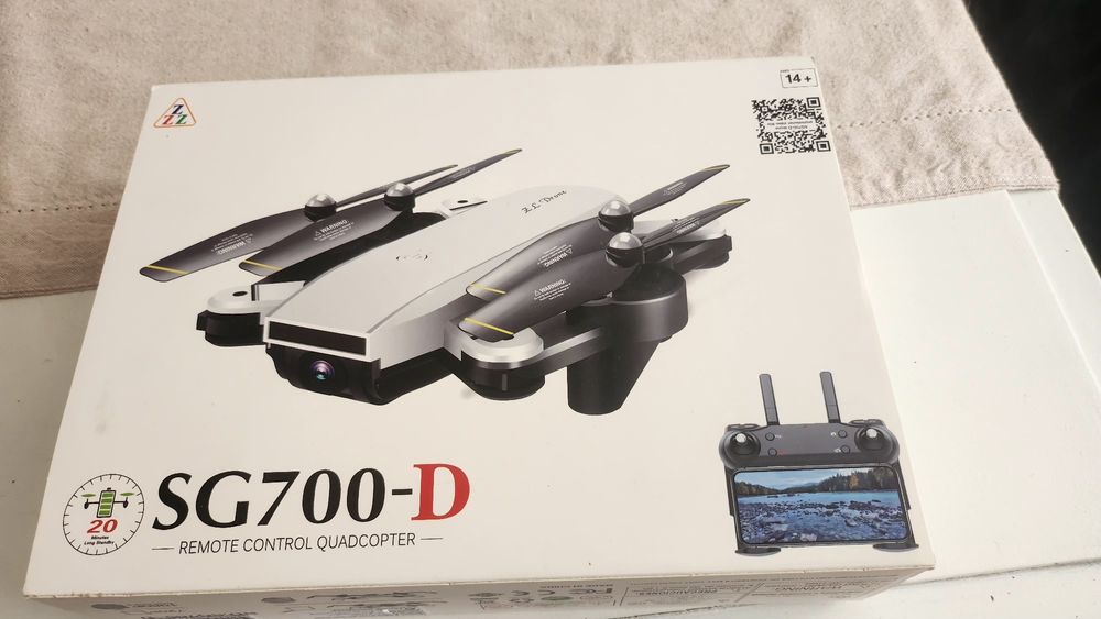 Дрон SG700-D перфектно състояние