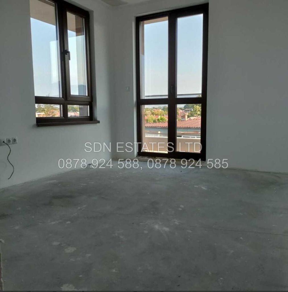 Продава се Двустаен апартамент в Казанлък - 72 кв.м за 1098 €/кв.м - Снимка #1
