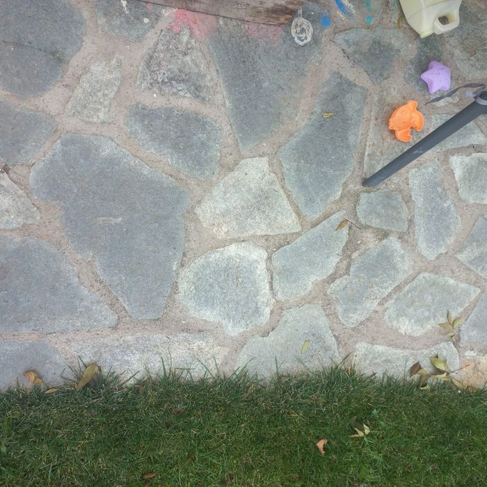 Vand piatra de munte gri 50 lei mp